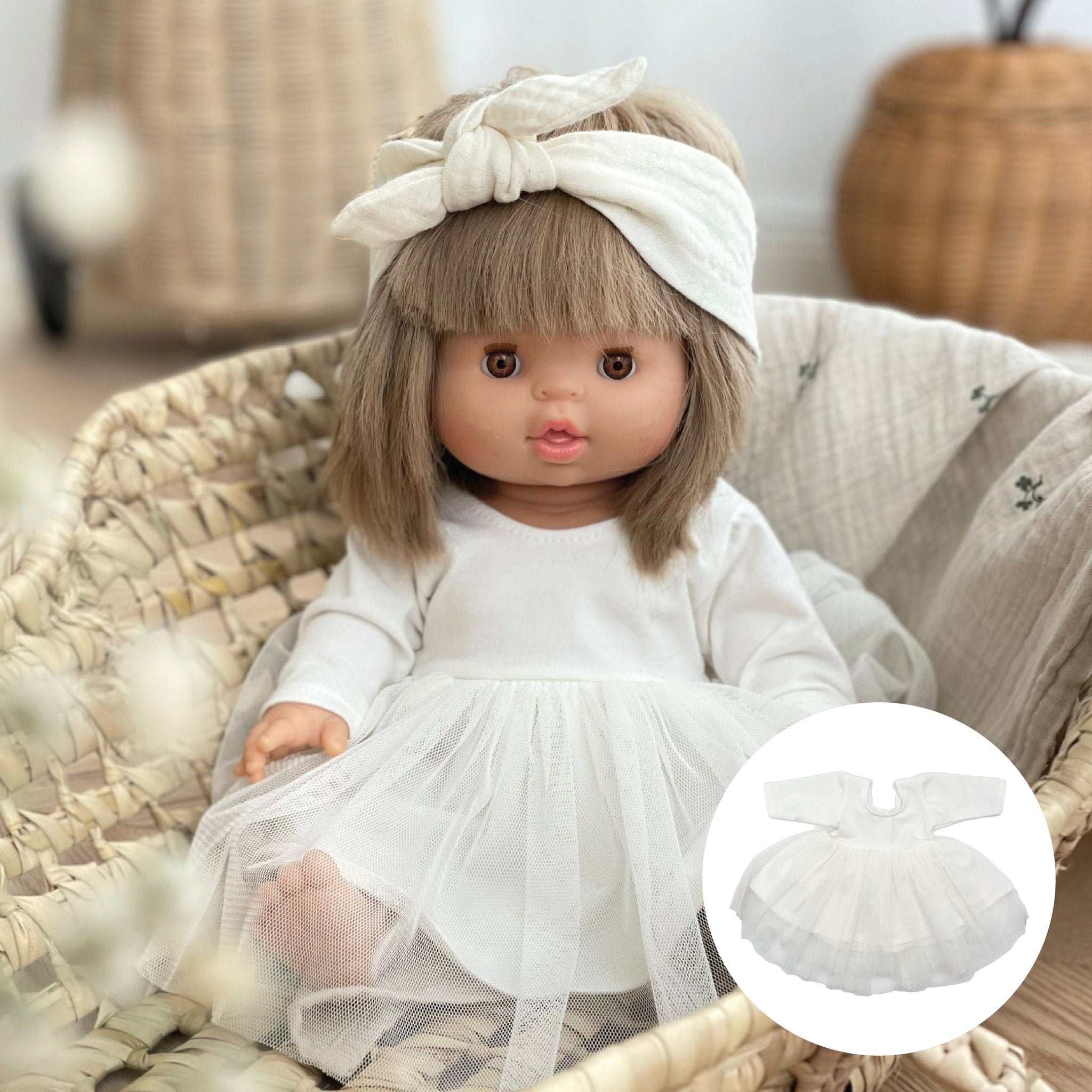 Geschenkset Puppe & Kleidung - Zoe mit Ballerina-Kleid und Haarband